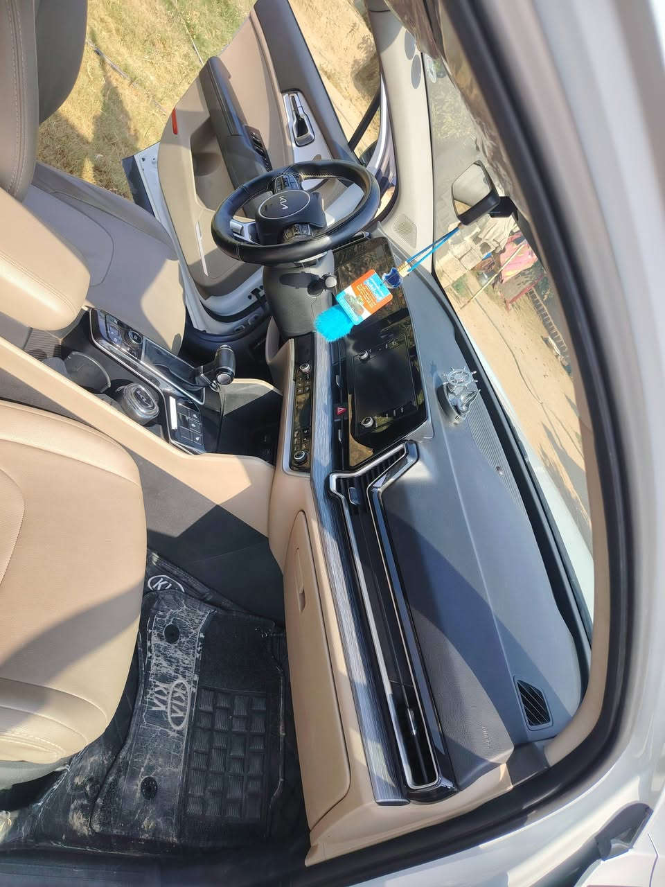 السلام عليكم... كيا سبورتج ٢٠٢٣ مكفوله كفاله عامه السياره جديده ماشيه ٩٠ الف سبير ما نازل فول مواصفات ما عدا البونوراما... تشغيل عن بعد جنطه كهرباء كشنات كهرباء تدفئه كشنات... تحديد مسار مثبت سرعه وبعد اهوايه مواصفات... رقم أربيل دولي بأسمي تحويل ثاني يوم
مكان السياره صلاح الدين /قضاء بلد للاستفسار عن السعر والتفاصيل الاتصال على الرقم *********** يوجد واتس ملاحظة اعتذر عن الرد عن التعليقات غير متواجد على الفيس
