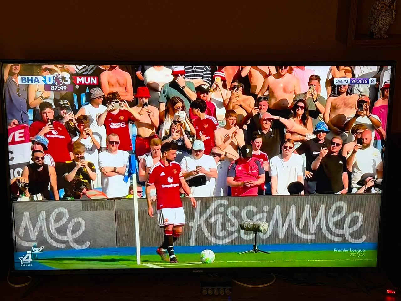 بلازما نوع الحافظ حجم ٥٠ صورة تخبل اندرويد موجوده بيها تطبيقات بس بطيئه لان صدارها شويه قديم رايدها ٢٢٥ بيها مجال بسيط مكاني الحرية ***********
