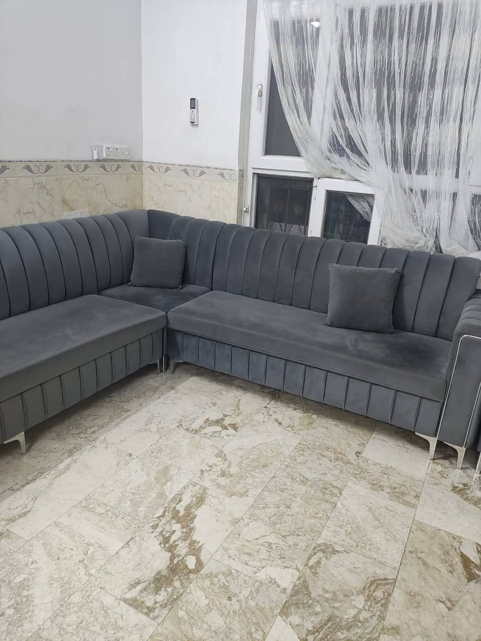 ديوان للبيع (٨ أمتار)
السعر  (٦٠٠) بيها مجال الشراي يتصل (***********) أو يراسل الخاص
