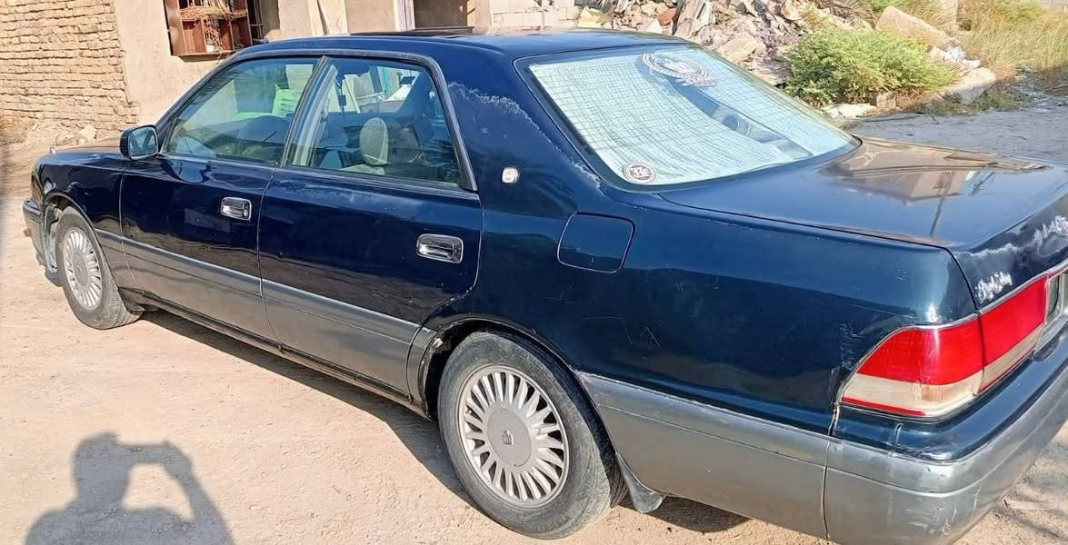السلام عليكم
راس الثور فلات 

موديل 1996

رقم بصره نگليزي بسمي 

لون زيتوني 

مكفوله 

من الكص ونقل والضربه والصبغ

والعيب الشرعي 

البرانكينات نضاف لاخياس ولاشي 

گير ومحرك 2500 نضاف 

تبريد ثلج 

حداده نضيفه 

تخم تاير 

دواخل نضيفه 

سعر ب85 وبيها مجال بسيط 

عنواني البصره‏

‪***********‬‏

اذا ماتحصلني اتصال 

بيه واتساب
