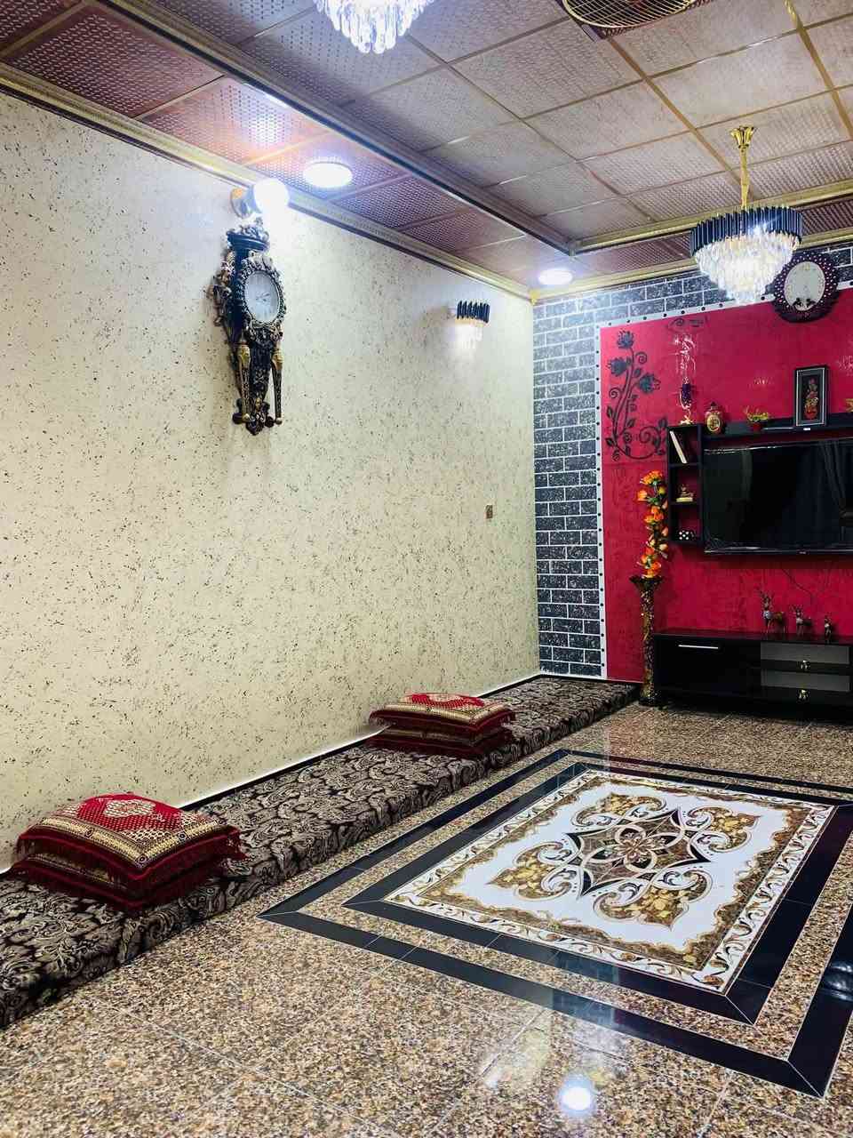 🔥فرصة ذهبية لشراء بيت مميز من ناحية البناء والموقع في الفلوجة ⚡

📍حي الشهداء /قرب مدرسة المفاخر 🏠

✨ تفاصيل العقار :
🔹طابقين بناء حديث 4 غرف نوم وملحقاته. 
🔹 المساحة: 150 متر وجه 7.5 ونزال 20 .
🔹 السند: طابو صرف (ملك) بأسم شخص واحد. 

📌 مميزات الموقع: 
✔ جميع الخدمات متوفره /تبليط + مدارس قريبة . 
✔ منطقة هادئة من ناحية سكن 
✔️موقع جيد ومرغوب 

💰 السعر : 160 مليون وبي مجال مع الاثاث 💵.

📞 للتواصل والاستفسار:
*********** واتساب ✅
او زيارة #مكتب_البيان_للعقار في الفلوجة شارع مدرسة المفاخر.
