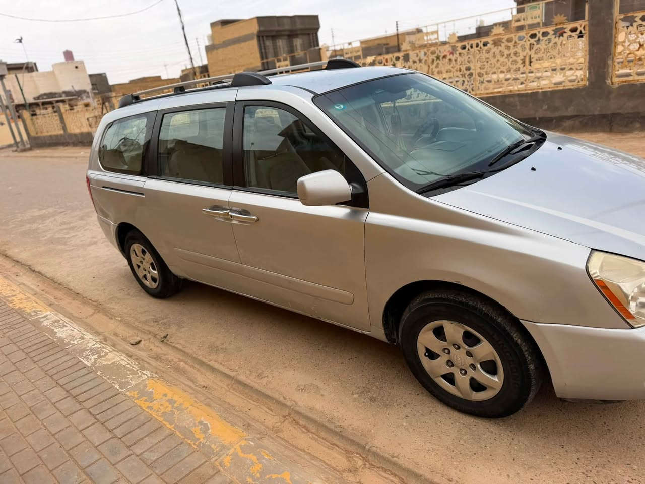 السلام عليكم
سيدونا موديل 2007
محرك 3800 
رقم بغداد نكليزي بأسمي 
السعر 115 وبيه مجال  
بيع او مراوس حسب القناعه 

 العنوان السماوه قضاء الخضر 
***********
