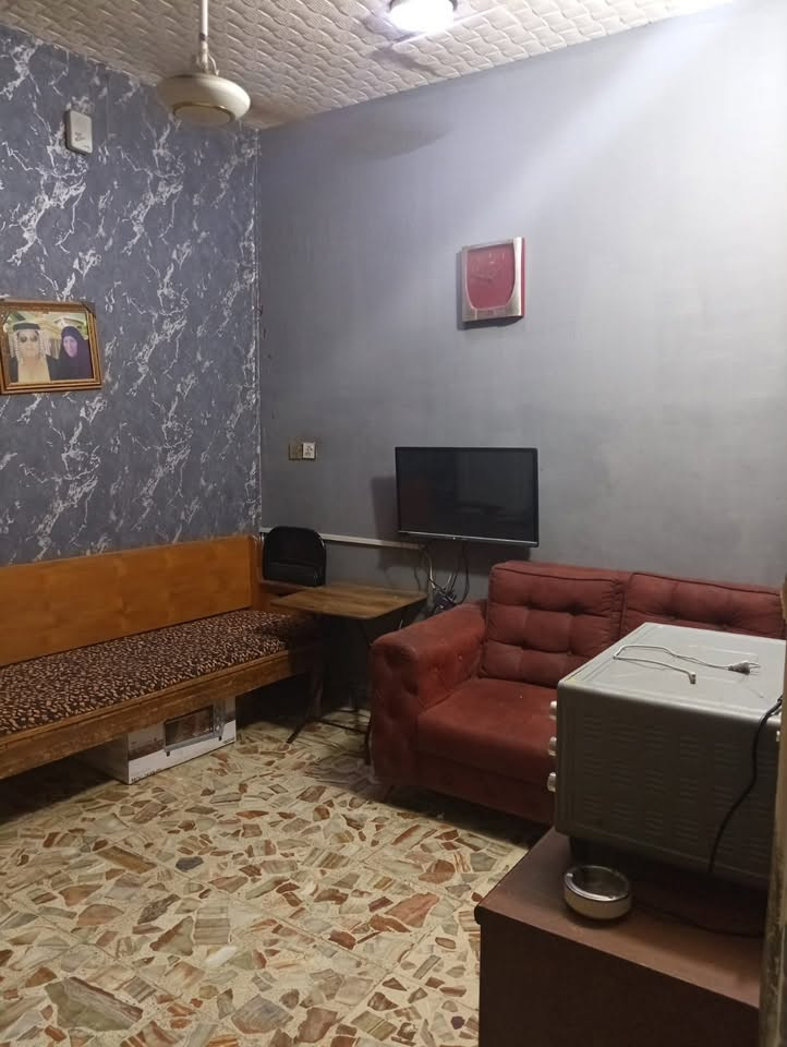 دار للبيع مساحه (100متر )
طابقين غرفتين نوم موقع حي الصحة مقابل مخبز الكورنيش طابو زراعي سند 25
خدمات كاملة تبليط السعر (160)مليون 
بي مجال الاستفسار /***********
***********
