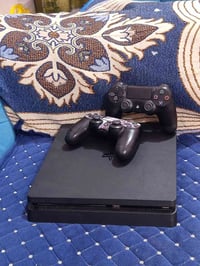 بلايستيشن ٤ سليم • ٥٠٠جيجا • ملحقات كاملة