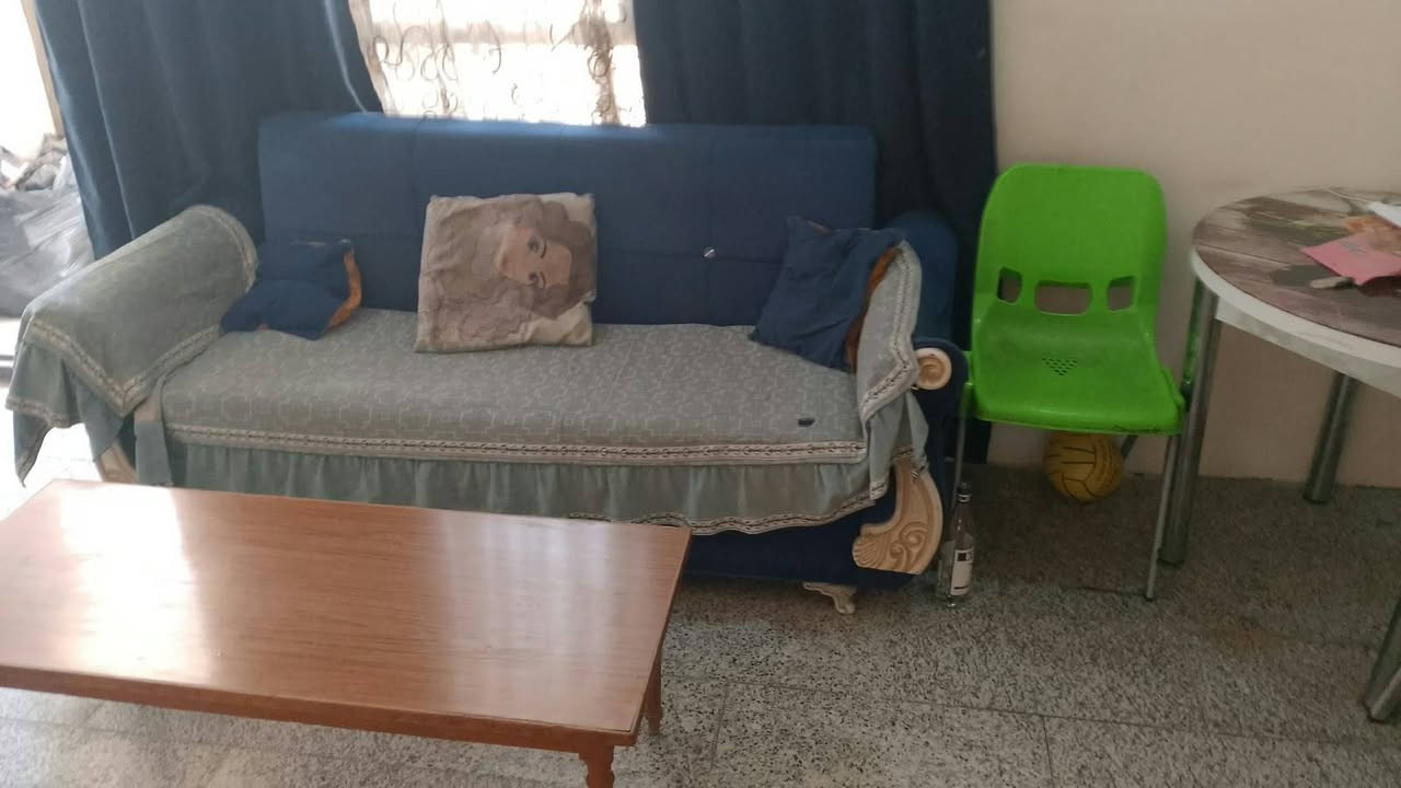 اللبيع فقط
بغداد حي الشباب
***********
