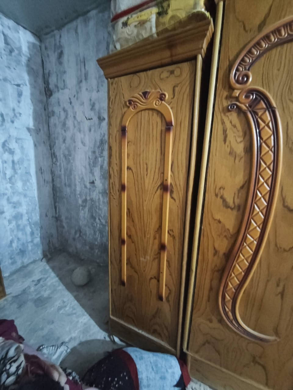 السلام عليكم
الكنتور 6بيبان  

غرفت خشاب كامله 

للبيع وهاذ الرقم 

***********
