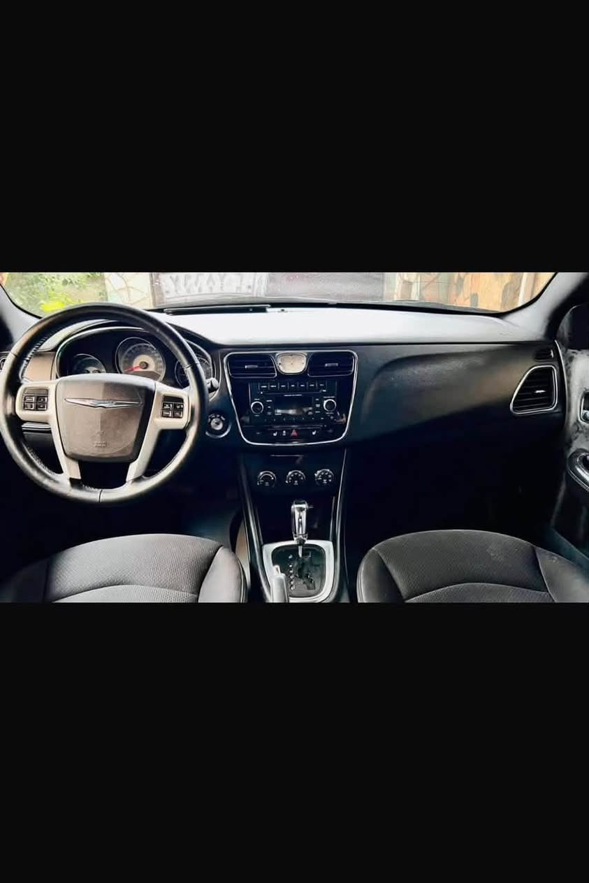 كلايسلر c200 
موديل 2014 
محرك 2400الاقتصادي
منضومه زنون 
تدفئه + تبريد 
كشنات كهربائيه وبيهن تدفئه وتبريد 
مصبوغه حزام للجماليه
رقم بغداد وبأسمي
مكانها بغداد 
السعر ٧٠ وبيها مجال 

***********
