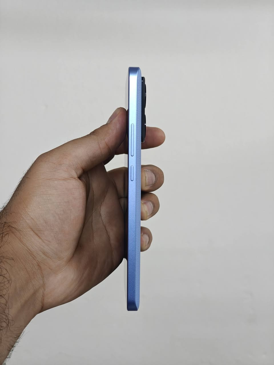 السلام عليكم شاومي 13t برو ذاكرة 256gb رام12 
يجي بمعالج قوي +MediaTek Dimensity 9200 يدعم الألعاب الثقيلة ببجي 120 فريم شاشة AMOLED حجم 6.67 بتردد 144Hz كاميرات خلفية بدقة 50 ميجابكسل Leica وتصور فيديو 8K بطارية 5000 مللي أمبير شحن 120W يشحن بالكامل خلال 19 دقيقة تقريبا مقاوم للماء والغبار IP68  
الجهاز مكفول و نظافته مثل ما امبين بالصور 
السعر 380 الف 
المكان بعقوبة 
*********** خاص او واتساب 
‏
