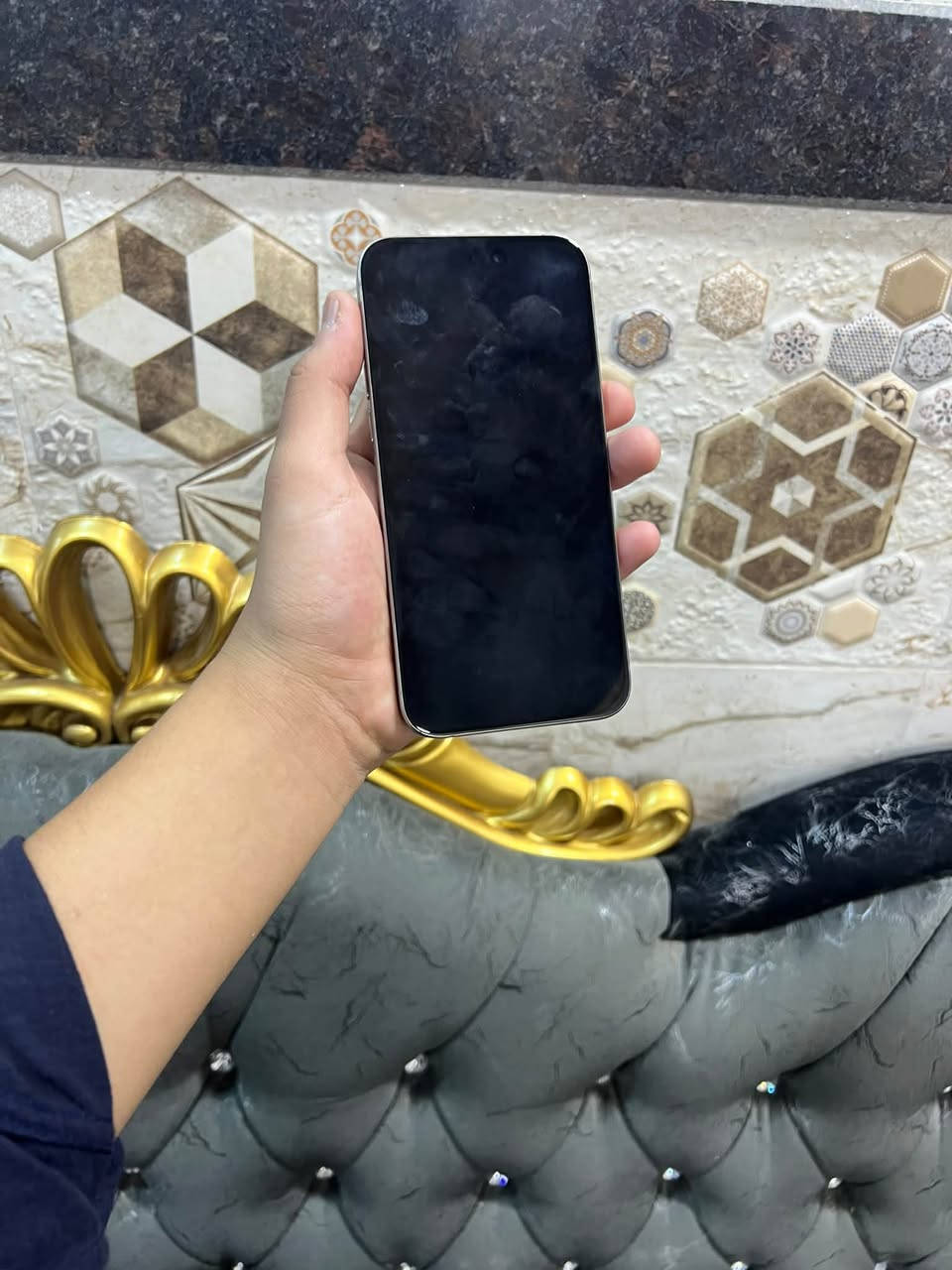 ايفون 15برو ماكس
شرق اوسط 
256

بلادي 91دورات 652
بدون ملحقات 
سعر مليون. و120بي مجال بسيط 
اتصل ***********

نص مكتوب في الصور:
- ٨:٢٣
- حالة البطارية
- عادية
- تعمل بطارية iPhone هذه على النحو المتوقع. حول البطارية والضمان...
- الحد الأقصى للقدرة
- %٩١
- هذا قياس لقدرة البطارية مقارنة بقدرتها عندما كانت جديدة. قد تتسبب القدرة المنخفضة بتقليل ساعات الاستخدام بين عملية الشحن والأخرى.
- عدد الدورات
- ٦٥٢
- هذا هو عدد مرات استهلاك iPhone لقدرة البطارية. معرفة المزيد...
- تاريخ التصنيع
- كانون الثاني ٢٠٢٤
- أول استخدام
- نيسان ٢٠٢٤
- حول
- الاسم
- < iPhone
- إصدار iOS
- < 26.6.1
- اسم الطراز
- iPhone 15 Pro Max
- رقم الطراز
- MU793AA/A
- الرقم التسلسلي
- JG27TK999G
- الفيديوهات
- الصور
- السعة
- ٢٥٦ غ.ب.
- متوفرة
- ٢٣٤,٢٧ غ.ب.
- عنوان Wi-Fi
- A4:F8:41:D3:EF:6D
- Bluetooth
- A4:F8:41:C9:6A:49
- البرنامج الثابت للمودم
- 3.70.01