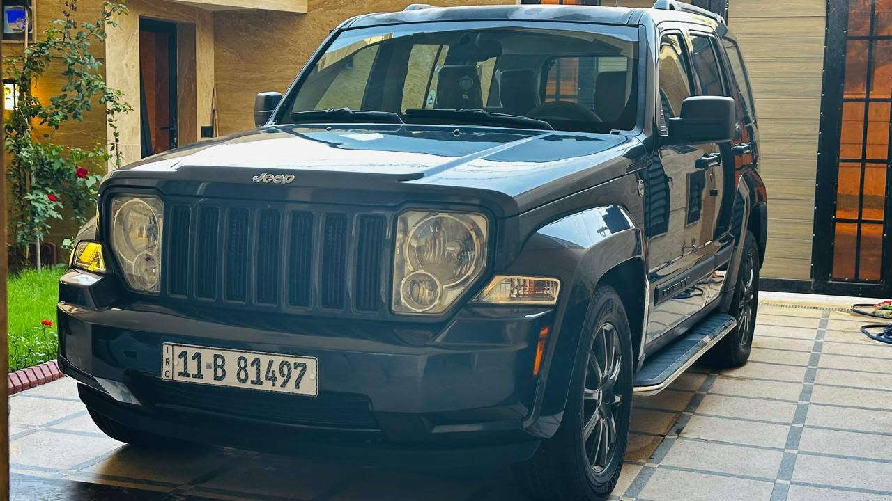 جيب لبرتي 2008 حادثه جتف جاملغ خلفي موضح بالصور وبيه بنيد رش فقط اثر جراد سياره نصبه تخبل
محرك جديد تبريد شغال سعره 85ورقه رقم بغداد دولي 
***********
