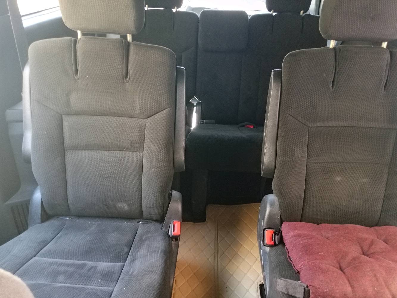سيارة رائعة و مميزة و يمكن الأعتماد عليها في سفر ومريحة جدا في السفرات الطويلة بين الدول