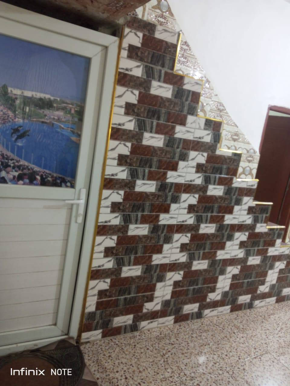 يالله .. دار سكن طابو سند ٢٥ تدخل شريك بالطابو حي متكامل وشورع مرتبه وخدمات من ماء اساله وكهرباء وطني وخط مولد ومجاري يبعدعن شارع سومر دغاره مسافه ١٥٠م موقعه حي غازي اول نزله مساحه البيت ٢٦٠م  بناء .. غرفتين وصاله ومطبخ وستقبال ومجمع صحيات داخليه وخارجيه .. حديقه حلوه ومرتبه .. تجعل لك  الراحه النفسيه والكعده الحلوه .. بناء نظيف وجديد. 

سعر البيت (٣٧) وبيه مجال  
التواصل والاتصال على الرقم ***********

نص مكتوب في الصور:
- Infinix NOTE