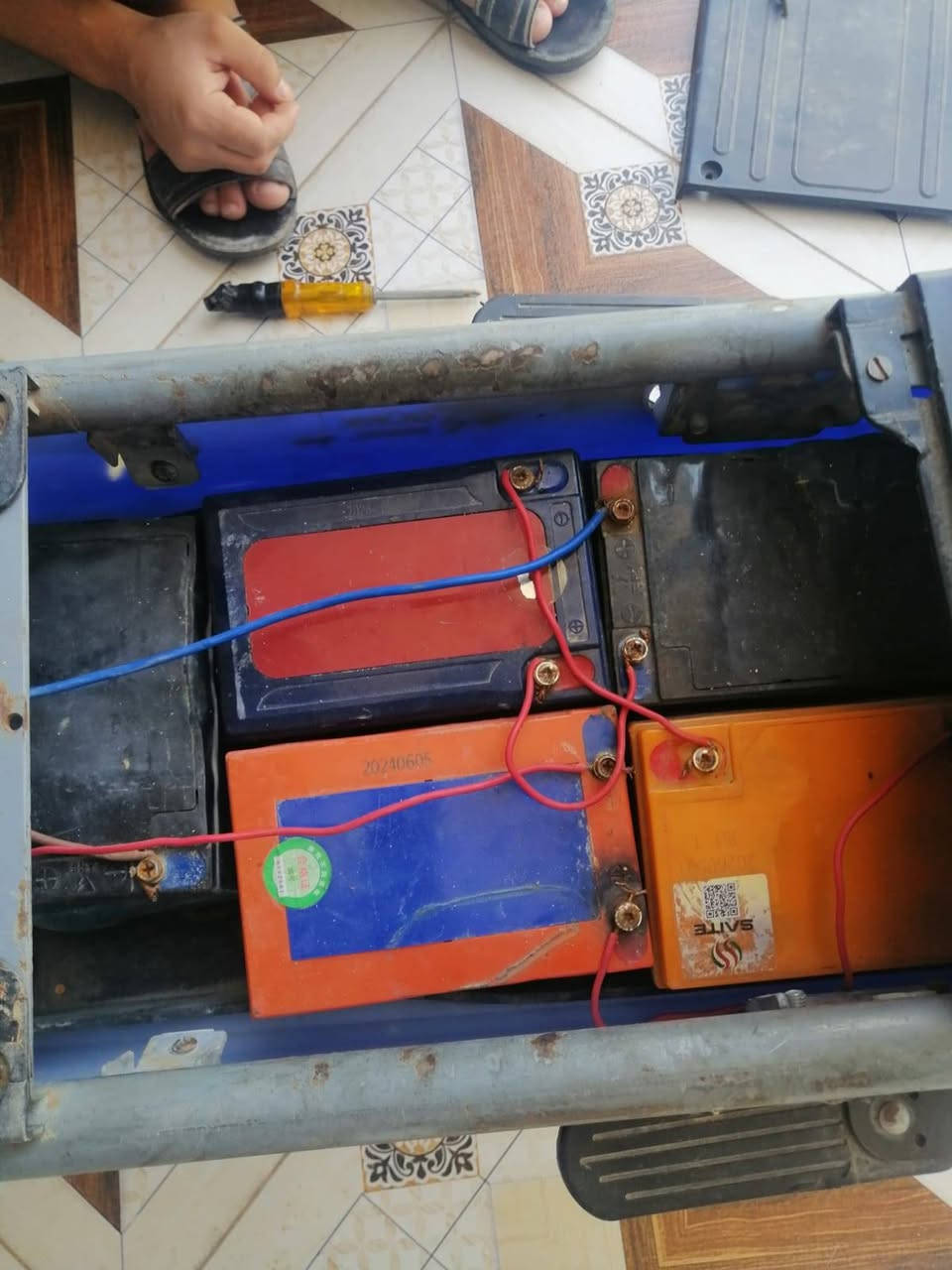 بطاريات للبيع شغالات
