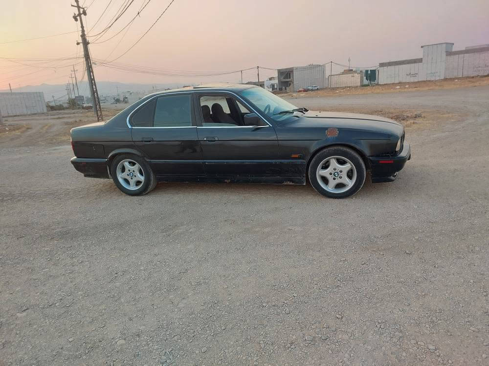 🌹بەناوی خوای گەورەومیهرەبان ‌🌹      
BMW  525
مۆدێل1993                   ***********
 ئاڕمی پلاستیکی هەولێر  ئاڕم و ئەوەلیات و بڕاوەبەشەرت مەکینەکەپسی 525 گێڕتۆماتیک گێڕو مەکینەی بەشەرت تەقەوڕەقەی بەشەرت پێش و دوای چەکوشی پێوەنیە  تازە پێش و دوای داگیراوە   چوارتایەو ویلی تازەی  لەژێره  سڵاید  لایت ئەڵقە  کامل ئەشیای تەبریدی پێوەیە سعری  22گەڵاو کەمێک معامەلە ناونیشان سلێمانی تکایەبەس فرۆشتنە   
تێبینی  سەیارە بەس موسە        ژ  . م  ***********            *********** السليمانية, العراق
