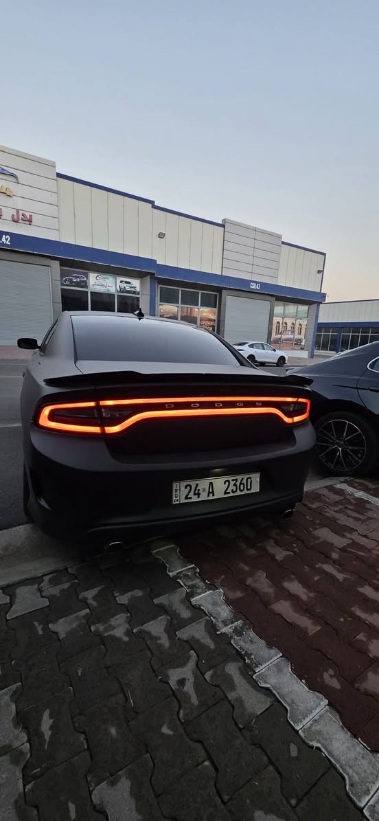 دوج جارجرGT موديل 2021 ماشي 57MI بصمه تشغيل عن بعد حساسات كاميره خلفيه دخول ذكي كشنات كهربائي شاشه فتحت سقف ملاحظه بي مكانين بارد قليل مع شبر. صبغ للإستفسار *********** سميل, دهوك
