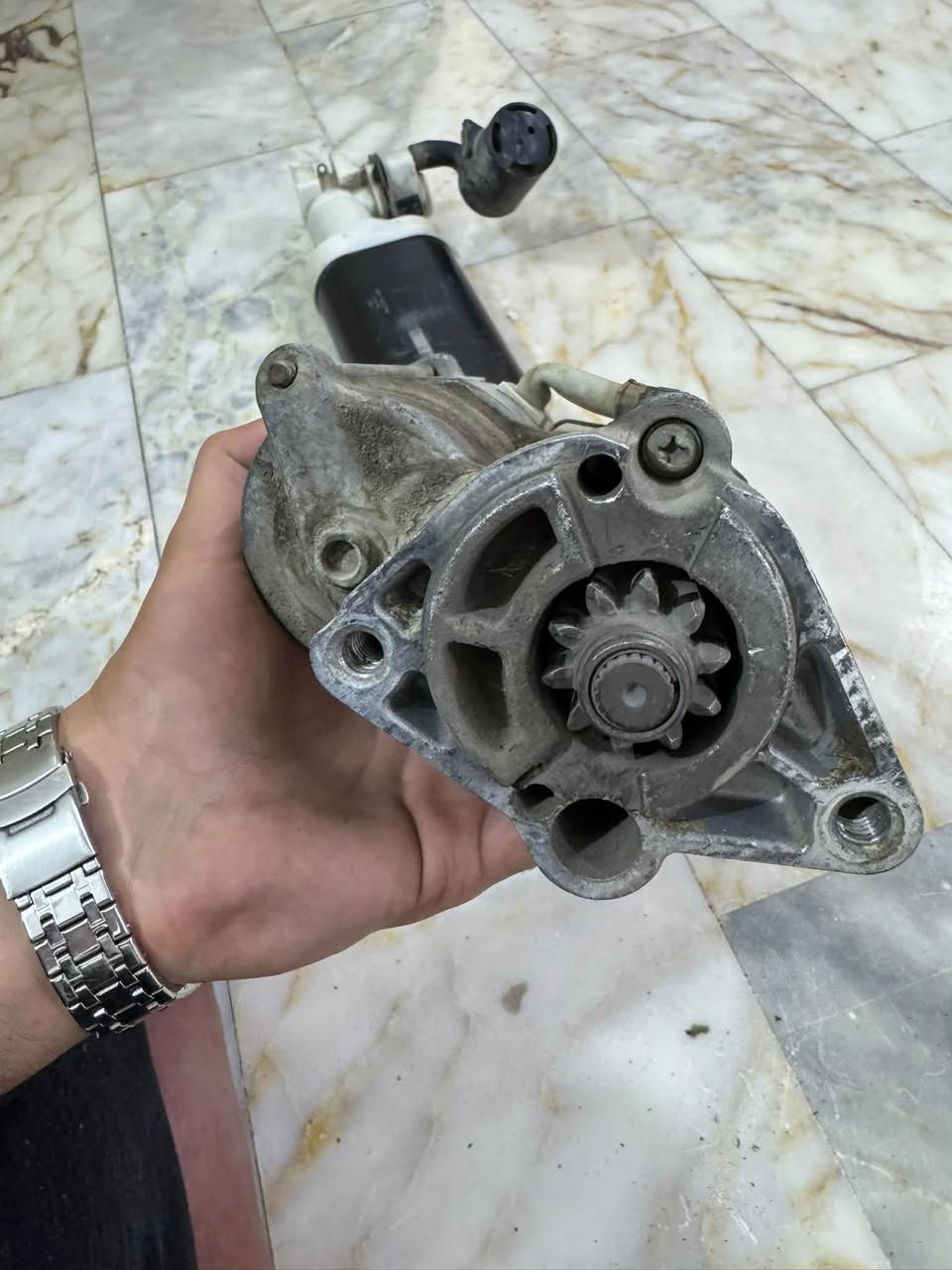 مبخرة جارجر موديل 15 فما فوق 

سلف جارجر 8 سلندر شغال بيه ضعف قليل

وسطيات كورسا الأصلي جدد شيدتها اسبوع slp سعرهن 175 الف

المبخرة والسلف قيم بلي يرضي بيه الله 

***********
توصيل باب بيتك
