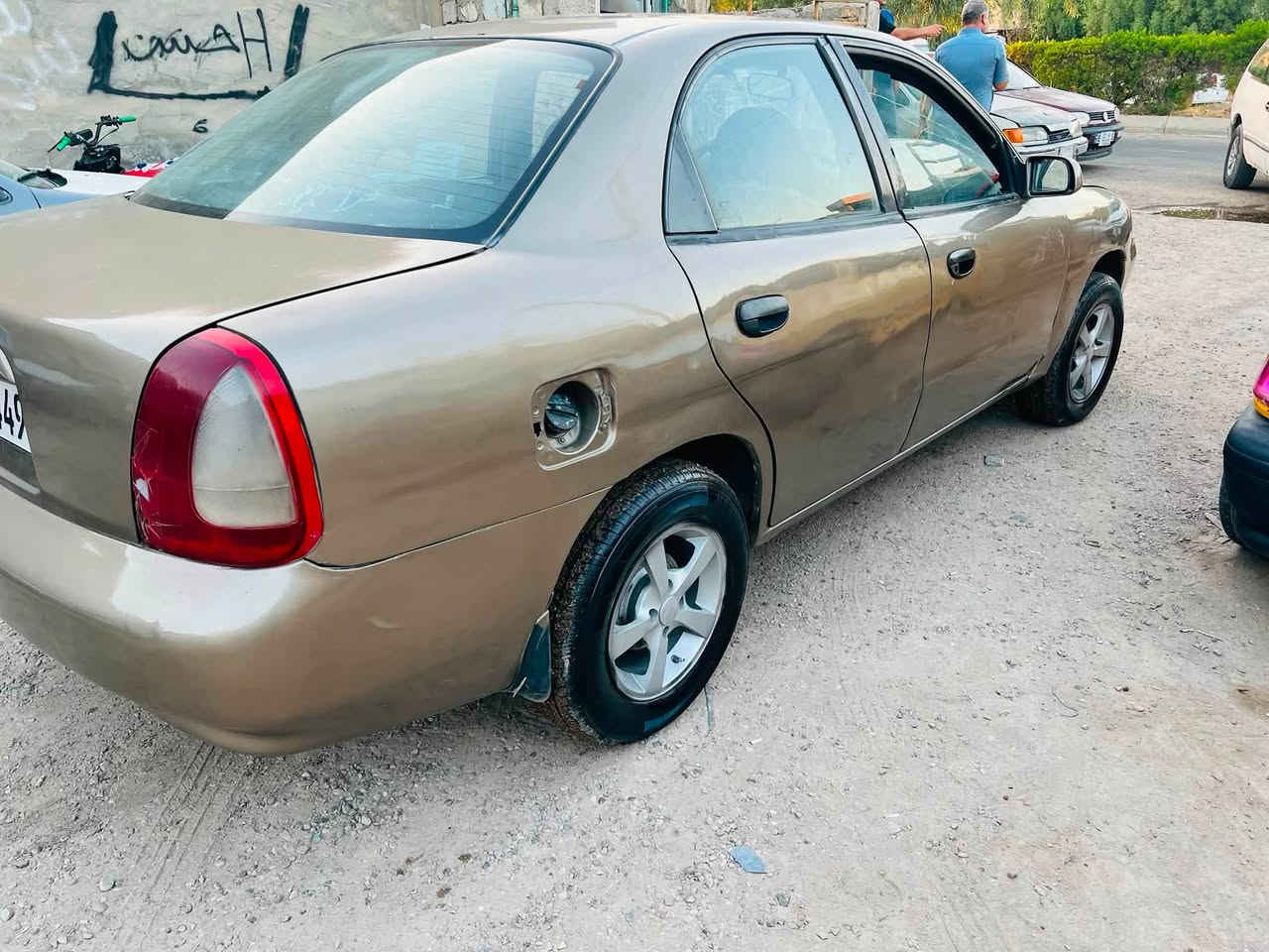 السلام عليكم للبيع دايو نوبره موديل ١٩٩٧ سياره كامله و جاهزه كير مكينه كورلا هزه جديده تحويل مشروع وطني وين مايعجبك تتحول تحويل مباشر 
سعر ٢٠$ 
مكاني ديالى بعقوبه تحرير 
هاتف ***********
