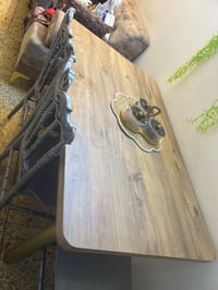 ميز طعام • ٤ كراسي