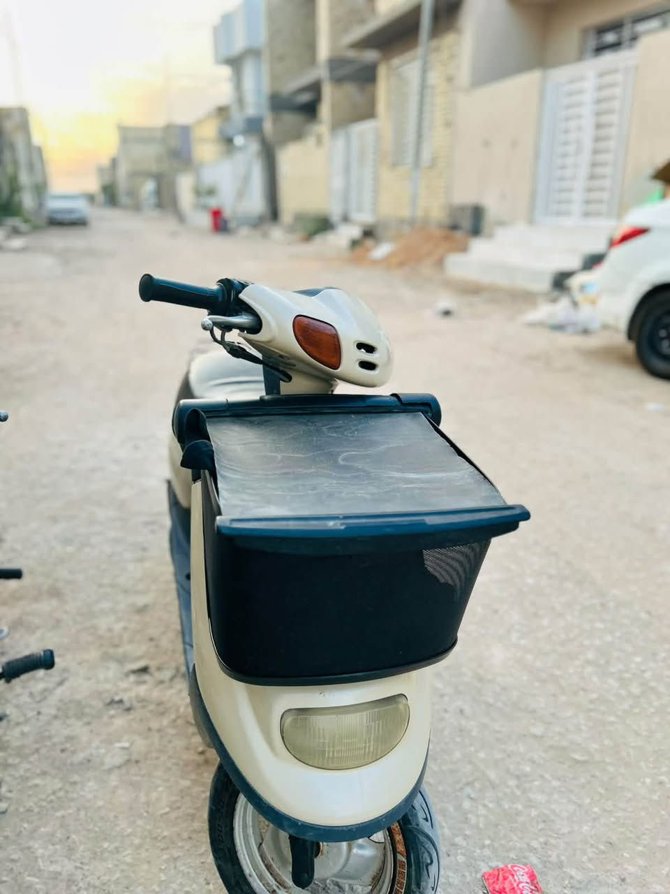 سلام عليكم منغولي مكفوله للبيع سلف وهندر دراجه حاويه السعر 650 وبيهه مجال بسيط  مكاني كنطره السلام للاستفسار ع رقم ***********
