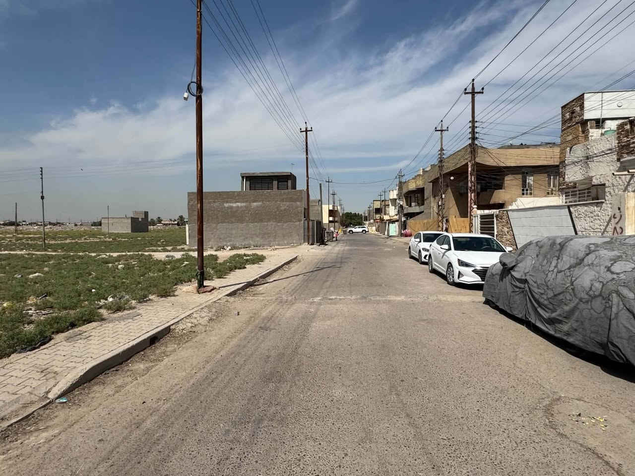السلام عليكم ورحمة الله وبركاته...
قطعة أرض للبيع مساحة ٣٠٠ متر وجه ١٥ نزال ٢٠ طابوا زراعي بأسمي سند ٢٥ إقرار محكمه
موقعها الساهرون مقابيل الدور السكنية لمنطقة الساهرون القطع الجدد كما موضح في الصور

السعر ١٥٠ مليون.
رقم الموبايل.
***********
