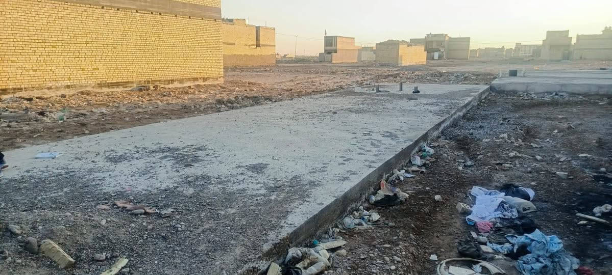 السلام عليكم رفت ١٠٠ متر ع شارع التلاثين مال ١٣ قريب ع أربعين مال الحشد السعر ٣٣ الاستفسار ***********

