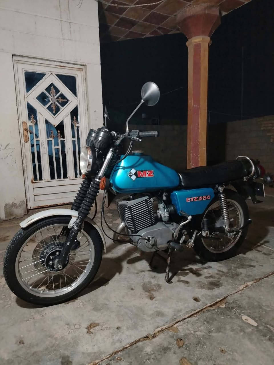 ام زد 250 • ٨٨سنوية • كابريتر