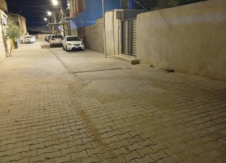 أبو الخصيب منطقة أعويسيان***********
بيت للبيع 
المساحة ٢٤٠
طابقين الرضي كامل 
والطابق الثاني هيكل 
ديوانيه ٦×٤....المطبخ ٤×٥
الهول الموزع ٧×٥
صحيات .....غرفتين ٥×٤
حديقه ١٢×٤
طابو زراعي .عراقي 
الرقم الأستفسار ***********
منطقة عويسيان ...قرب معمل بلوك الكوفه
