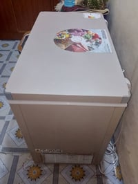 مجمدة ١٣ قدم • نظيفه • زعفرانيه