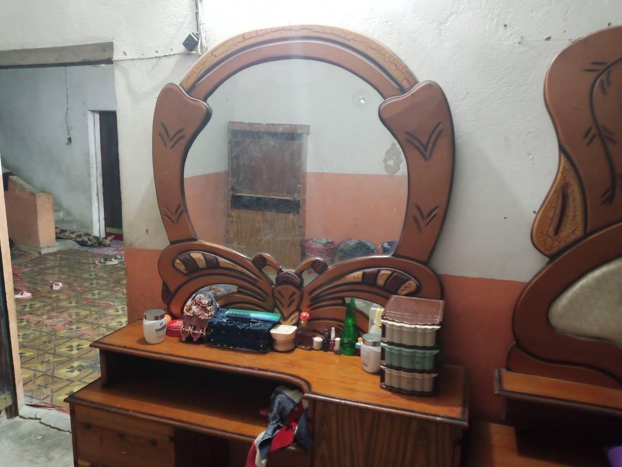 اسلام عليكم غرفة نوم للبيع مستعملة السعر 450 العنوان بغداد ناحية الرشيد منطقة 37 الزنبرانية ***********
