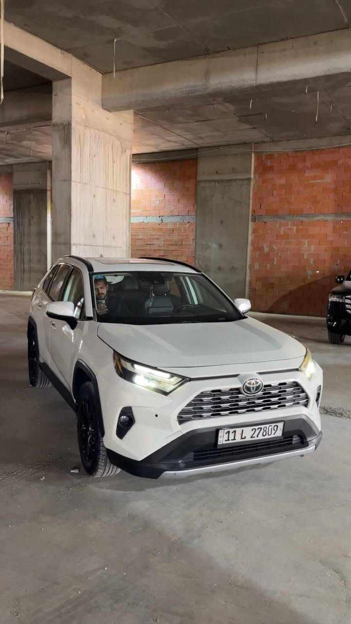 السلام علیکم
سيارة RAV4 هايبرد 2023

محرك 2500

لون أبيض صدفي (شذره)

وارد كندي

فئه XLE بريميوم

كشنات جلد + فتحه

تدفئه كشنات + مقود

ماشيه 56 الف ميل

حداديه امامي + خلفي ممتازه

رقم بغداد - بأسمي

صور الحادث والسونار بالنشر

عليها ادامه كامله للمحرك

سيارة جاهزه ونضيفه جدا

مقدمة الشاصي جهة اليسار بيها سحب وتعديل اثر الضربه جهة اليمين فقط سحب ومكعدين البراكيت

والسونار واضح كدامكم كلشي مذكور

المكان بغداد

اتصال + واتساب

***********
