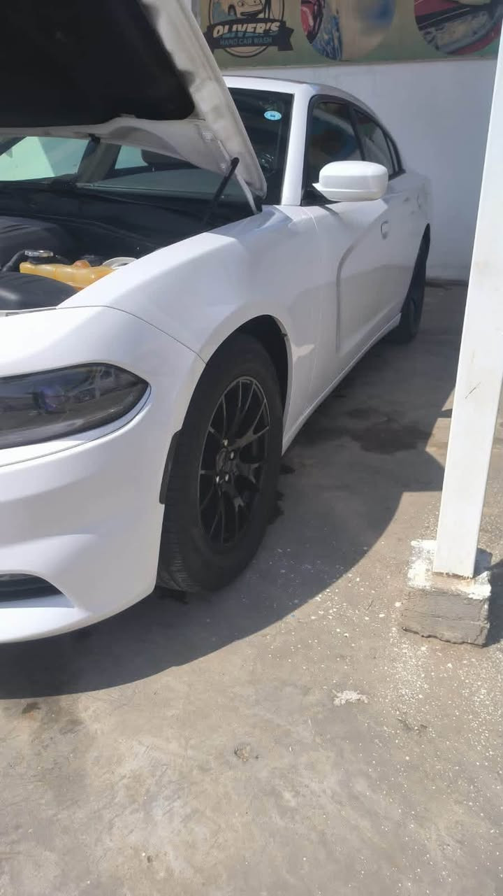 السلام عليكم
جارجر كندية sxt موديل 2017 سياره داخله كلين صار بيه معجون كد اصبعين بالجاملغ الخلفي فقط بدون ايرباك ماشي 133 الف سياره جديده وجاهزه من كلشي رقم اربيل هزه جديده وسنويه جديده 
اخوان مكلف بالنشر وما عندي كل معلومات عليه وهذه رقم صاحب السياره ***********
