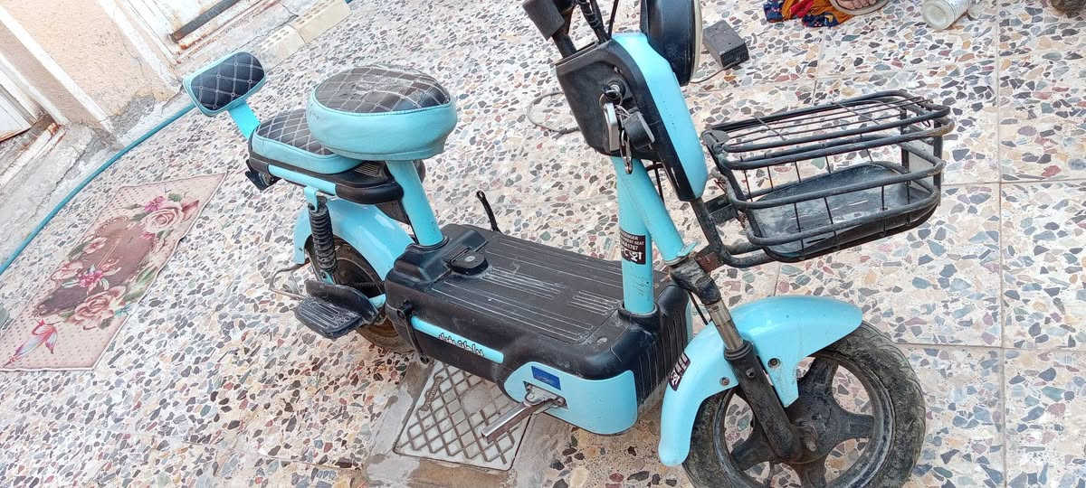السلام عليكم دراجات شحن للبيع
الزركه كامله نقصها بس بطاريات الان بطارياتهها منفخات 150وبيها مجال

والوردي نقصه يده وبريك
 الموقع قرب جزيرة بغداد السياحية
للتواصل***********
