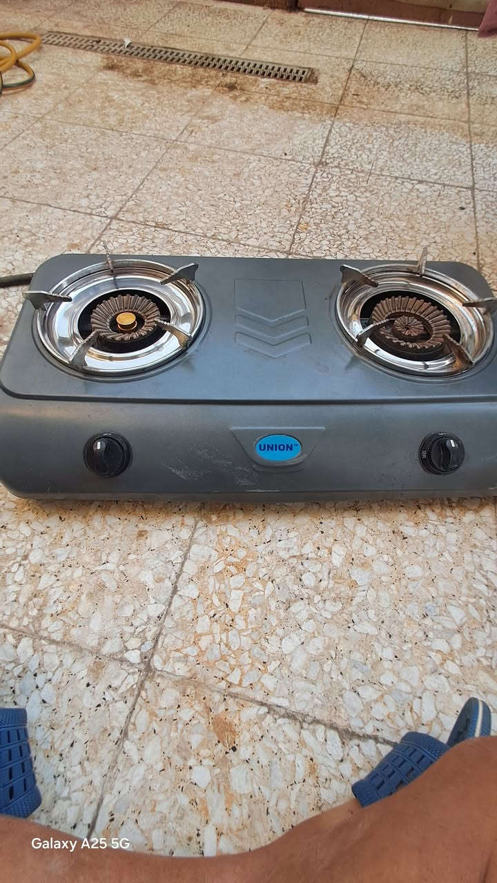طباخ منضدي غاز استخدام قليل السعر ٣٠الف قفل 🔐 يوجد توصيل ***********سيد عباس
