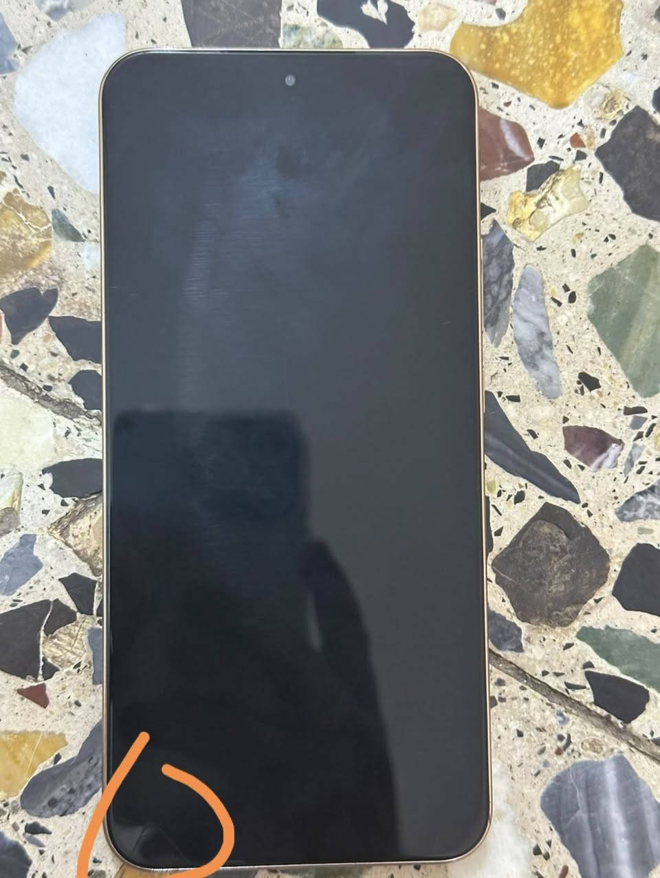 للبيع HONOR X9d 256GB
الجهاز نظيف وشغال تمام وما بي أي مشكلة بالأداء 👍
💾 الذاكرة: 256GB

بي فطر بسيط جداً بأسفل الشاشة، وبي زلغ خفيف بالظهر تقريباً 1 سم، مو شي يأثر على الاستخدام.
بي خدوش عادية متأثر

 ما عندي الكارتون، فقط كيبل الشحن.
 البطارية والأداء تمام.

 السعر: 380 وبي مجال قليل

***********

