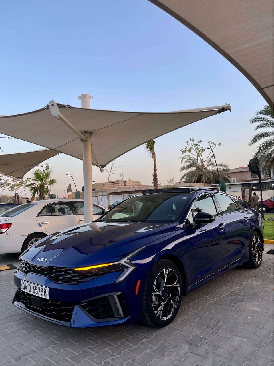 كيا K5 Gt Line 
مكينه 2500 تنفس طبيعي 
موديل 2025 ماشيه 3 الف فقط بعدها بحالة الوكاله 
سياره جديده كارتون بمعنه الكلمه
رقم بصرة حره تحويل ثاني يوم 
رقم وسنويه وهزه كله جديد
الون جويتي 
كفاله عامه من دعاميه للدعاميه كفاله حته من البارد 
فقط تقرير ( شغاله ) 
نقص برغي مابيها جاهزه كامله 
المواصفات : 
بنوراما
تدفئه كشنات 
شاشه كار بلي ايباد
رادار امامي 
نقط عمياء رادار جانبي
وقوف ذاتي + حساسات امامي خلفي 
تحديد مسار وعدم الخروج من المسار 
سايد بريك بصمه 
كامره خلفيه بلاد 3 وضعيات 
اوتو هولد 
درايف مود 4 وضعيات قياده 
سماعات BOSE 
كشنات Gtline اسود وابيض 
ستيرن حرف D 
لد خلفي 
تشغيل عن بعد 
دبل جام
سياره بيها هواي مواصفات غير مذكوره 
# مكينه كير حداده كفاله كفاله 
تايرات بلاد مال شركه
السياره كلها على البلاد حته سبير والعده بلاد 
كتلوكات الشركه بيها 
السعر : 203 وبيها مجال لشراي 
رقمي : *********** البصرة, العراق
