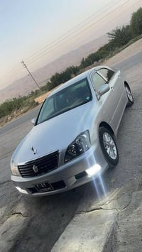 تويوتا كراون • ٢٠٠٥ • فتحة سقف