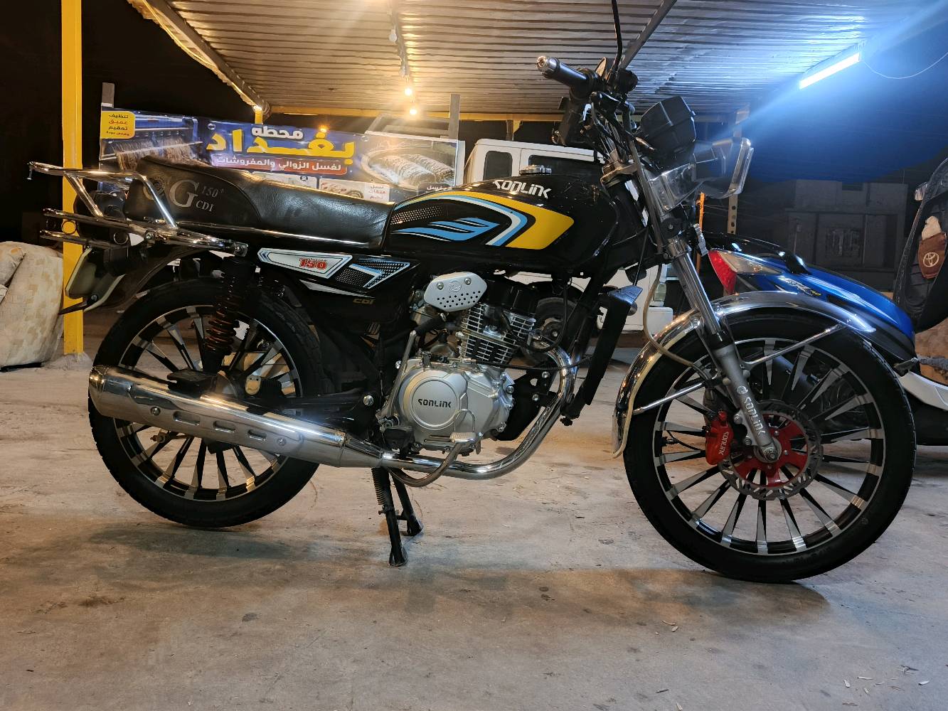 يالله .دراجه سونك محرك. سي بي اف  150cc موديل 25.دراجه نضيفه عل وضه شركه سعر مليون وبيها مجال .. ***********