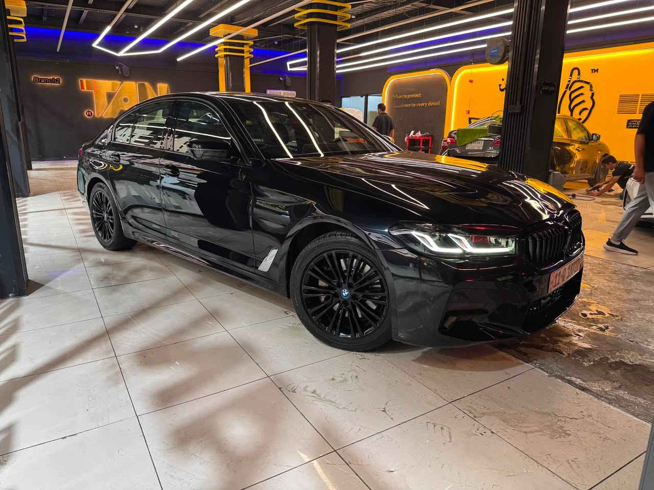 السلام عليكم
للبيع
BMW 530i
2023
وارد امريكي
تبديل بنيد CS ومصبوغ
دعاميات ودوسات m
الدوسات والدعاميه الخلفيه الاصليه موجودات
ايرباك دركة و دشبول مبدل اصلي ومسستم وكاله
تدفئة كشنات
داتا شو
رادار امامي تحذير من الاصطدام
 رادار جانبي نقاط عمياء
ستيرن كهرباء
تحذير الخروج عن المسار
تحكم تلقائي للرجوع الى المسار كهربائياً 
كامرة خلفية
سستم صوت هارمن كاردن
صندوك كهرباء
للتواصل ***********
