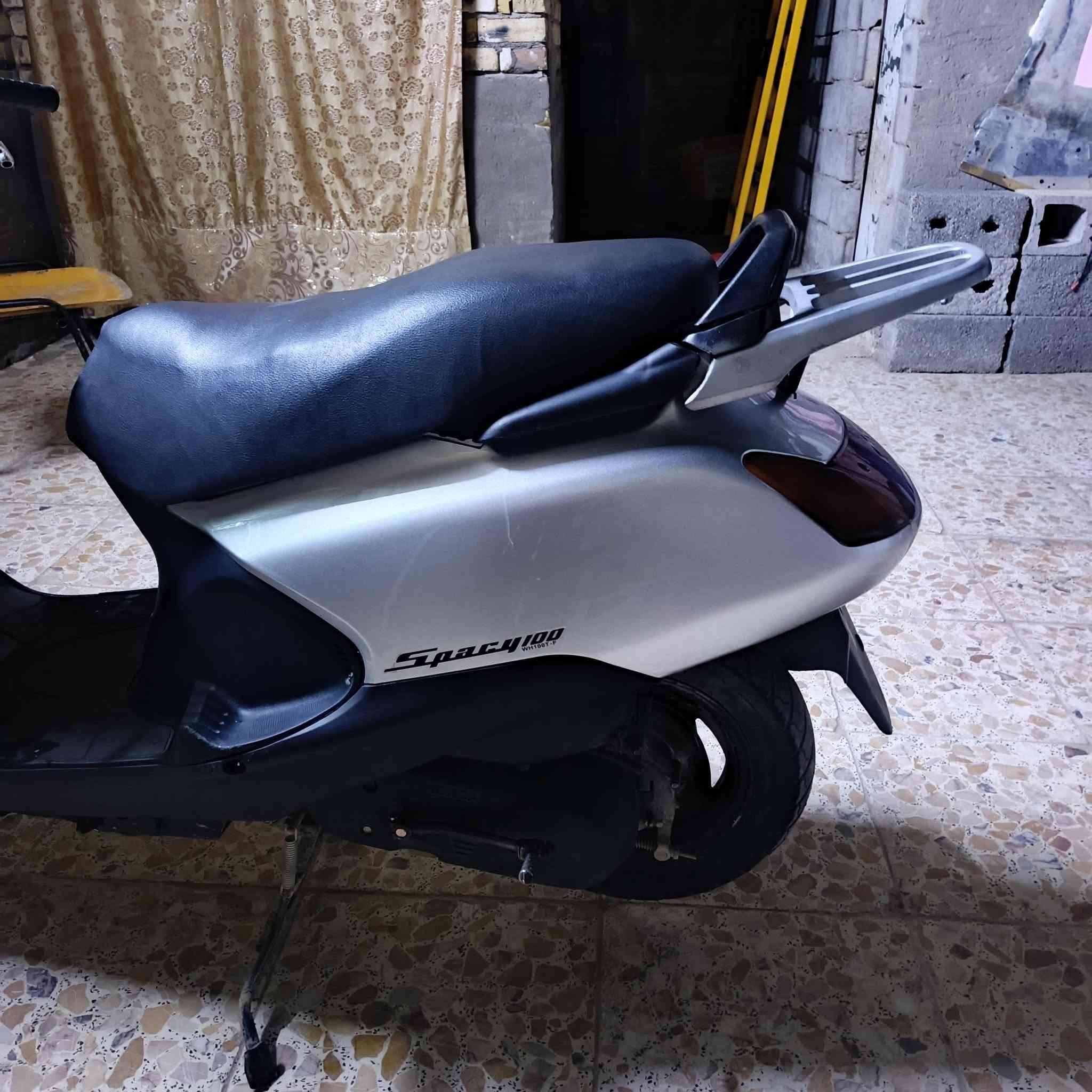 السلام عليكم سبيس ياباني للبيع مفتوحه مره واحده رايمار عوزها بس بربر الخلفي دراجه السعر 650وبها مجال *********** وبي وتساب بل كوت الشهداء
