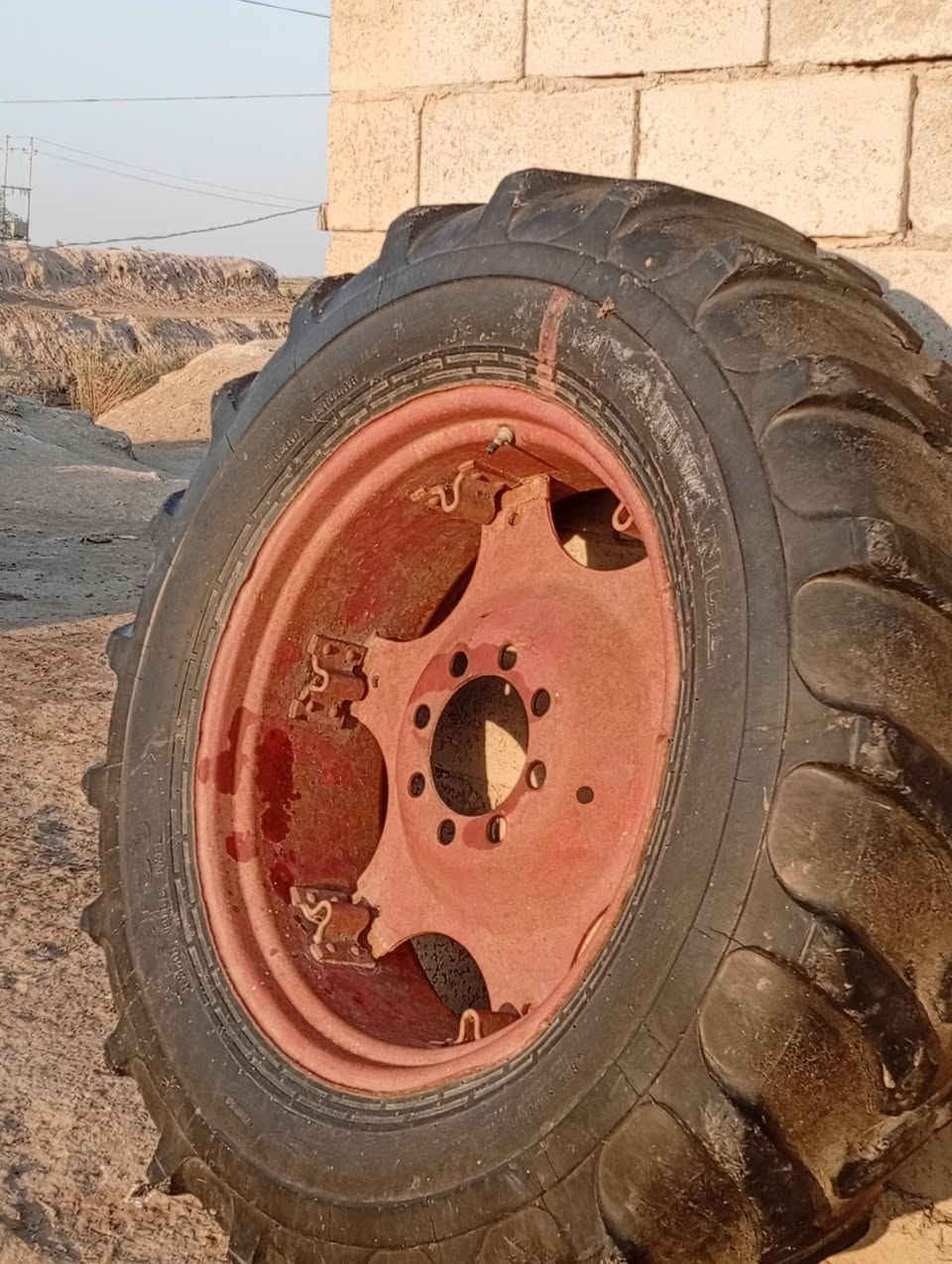السلام عليكم
زوج تاير عنتر للبيع 

المكان ميسان 

للتواصل والاستفسار الاتصال على الرقم 

 ***********
