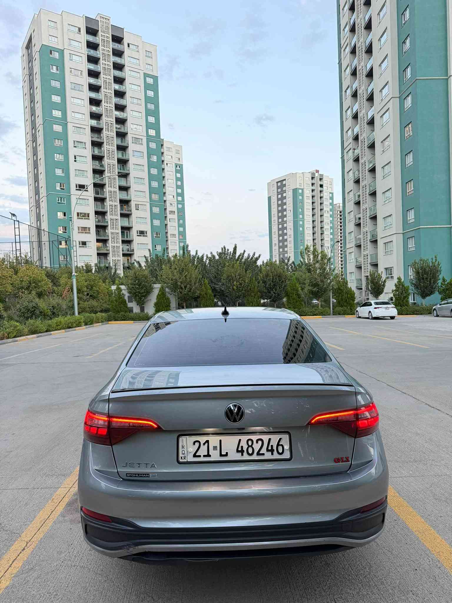 jetta 2024 1.5 turbo S sport
سلام عليكم  ماشاءالله لە ماڵی هەموو لایەک 
جیتا مواسەفات س سپۆرت  ٢٠٢٤ ٥١٠٠٠ کیلۆمەتر هەزار رۆشتوە
 مواسەفات  . رادار . خەتی جادا . کوشن هیتەر . 
تەبرید لەمس . 
گێج ئەلیکترۆنی  بە ٣ بەشی جیاواز تەحەکومی پێ ئەکرێ
٣ گێر ئۆتۆ.عادی.سپۆرت.تەعدیل سورعە. ئۆتۆ ستارت ئستۆپ
 بە ناو خۆمەوەیە هەمو شتێکی تازەیە سێرڤز کراوە هەمو گیانی بە شەرت ئەیەمێ تازە یە سارەکە جاملخی سەکنی بۆیاخە بێ 
ناو گرتن.....  نرخی ١٣٤ مەعامەلەیەکی زۆر کەم.  شوێن سلێمانی
***********  
*********** وەتسئاپ ی لەسەرە

نص مكتوب في الصور:
- ***********