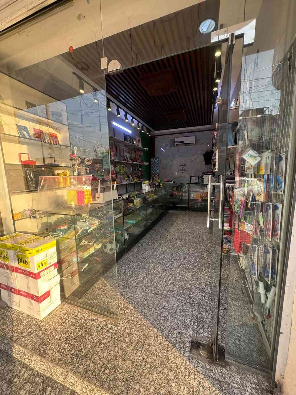📚 مكتبة للبيع جاهزة للعمل بالكامل
🔴 سبب البيع: عدم التفرغ .

المكتبة مرتبة ومجهزة وتحتوي على:

-قرطاسية

-العاب

- هدايا

🔹 التجهيزات:

• سبلت جداري

• عدد 2 طابعات

• جهاز كبس

• جهاز سبايرول

• سستم كاميرات كامل

• جام خانه

• رفوف

• عارضة

•ستاند نظارات

• ستاند مفاتيح

• فاترينات عدد ٦ 

• ستاند حقائب 

• ستاند هدايا

• بلازمة 

• منظومة نت ضوئي كاملة

- ديكور كامل 

📍 الموقع: حي الجهاد – الشارع التجاري - مقابل اسواق الجود

المحل جاهز، والمعاينة خير دليل. وللاستفسار الاتصال على الرقم 

📞 ***********
