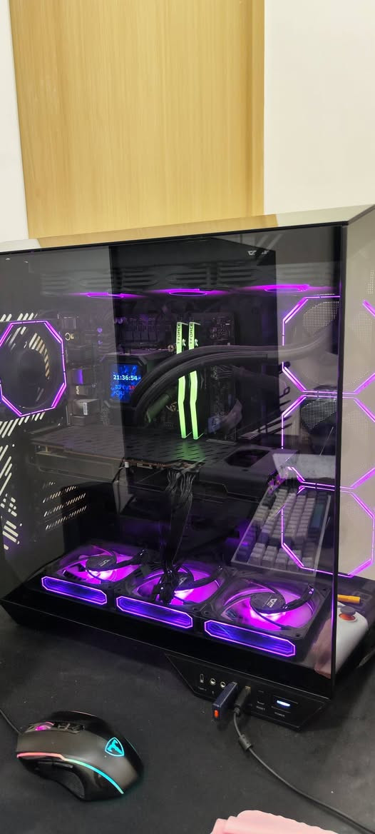 السلام عليكم قطع تجميعة للبيع
I5 13400f 
B760m
كومبو 350 
I5 13400f 
B760m
32gb ram 3600mhz ddr4
 كومبو مع الرامات 580 

Rx 6800xt 16gb amd
 600 الف

32gb ram 3600mhz ddr4
250 الف 
2tb m.2 3gen lexar
250 الف
Psu fsp 700w
70 الف 
Dv360s black (التبريد المائي ابو الشاشة)
130 الف 
Case darkflash dy470 مع الفانات 
واكو فان وحدة ما تشتغل 
140 الف
مكاني بغداد البياع 
***********
توصيل متوفر
