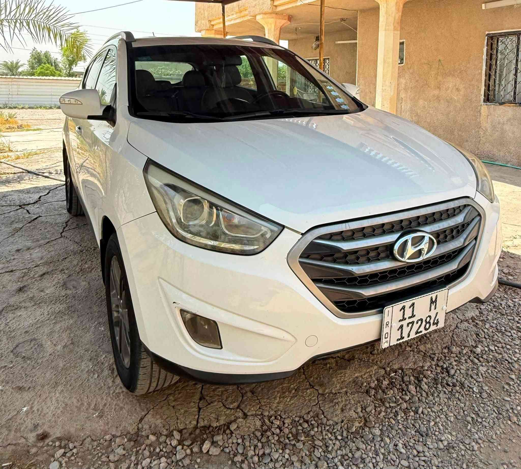 السلام عليكم 
توسان 2015 خليجي 
السياره كفاله عامه من الصبغ 
بارد بسيط وممبين 
محرك 2000 دوش بلادي 
وكير وتبريد وضع شركه 
سياره ماشيه 129 حقيقي 
سبير منازل 
قطعتين تبريد 
مناقصه شي جاهزه للاخير 
رقم بغداد بأسمي شرط التحويل
السعر 144 وبيه مجال بسيط 
مكان بغداد الدوره 
***********
