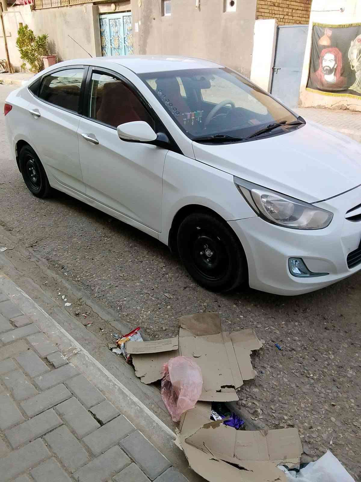 اكسنت موديل 14 خليجي محرك 1600 جاهزة السياره سنويه وهزة ورقم جدد لغايه 2031 تحويل مباشر بيها صبغ ثلاث قطع بدون دواخل السعر 78 وبيها مجال مكانها سماوة قضاء الخضر ***********
