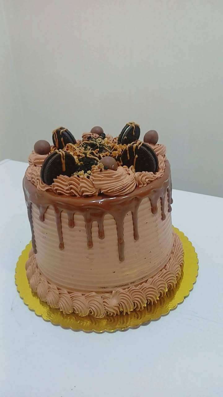 مو أي كيك… الي عدنا غيررررررر😍🍰
طعم، شكل، ونكهة تستاهل التجربة 🤎
اهل الحريه  شغلي كيك  مناسبات توصيل مناطق الكرخ
