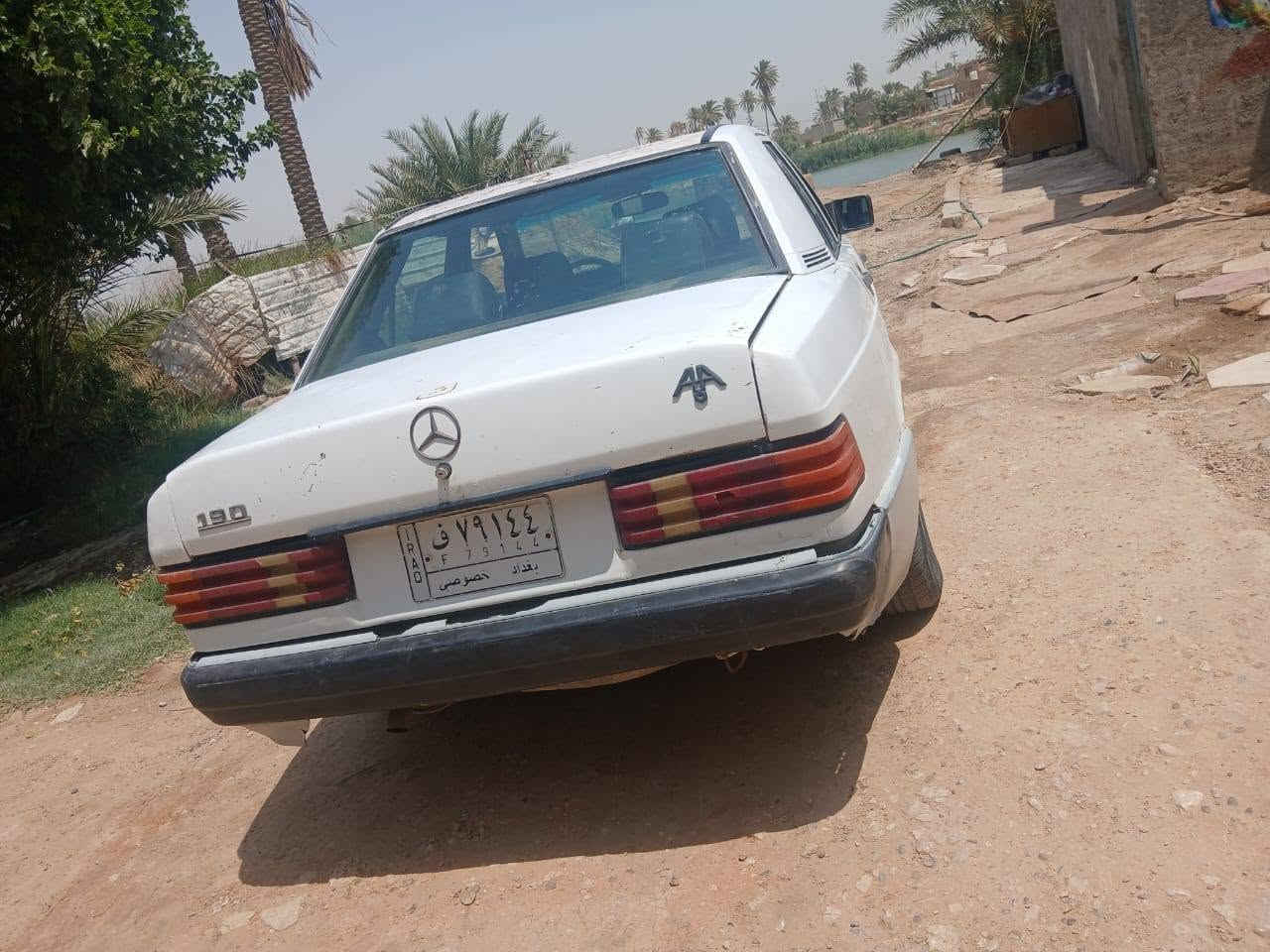 مارسدس حجم 190مديل 1991رقم بغداد مكينه وكير ونجي جدد سعر 25وبيه مجال مكان نجف كوفه ***********
