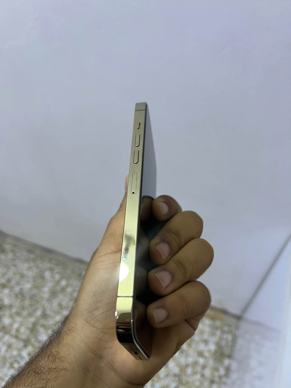 السلام عليكم ايفون 13 pro max للبيع نموذج M الجهاز LL/A بطاريته 88الجهاز مكفول ونضيف كدامك بالصور السعر 750 المكان الحمزه الغربي للتواصل ***********
