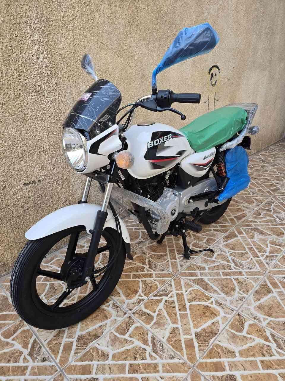 السلام عليكم شباب
بوكسر للبيع 
موديل 2023 شهر 11
 نازله 2026 شهر 8
دراجه زيرو صفر كيلو متر
مكفوله كفاله عامه 
دراجه رقم وسنويه بغداد
نكليزي تحويل ثاني يوم 
السعر خاص
مكاني ديالى خالص
 الشراي يتصل على هذا الرقم ***********

