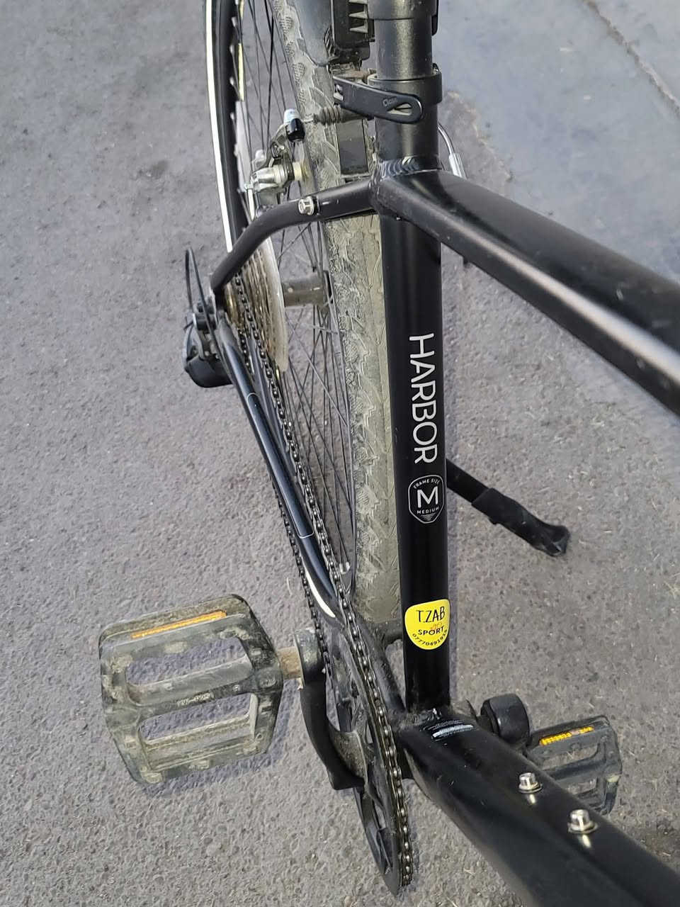 🚲 بايسكل HARBOR للبيع 🔥
بايسكل ماركة HARBOR، نظيف جداً وحالته ممتازة، استخدامه قليل وما مستعمل هواي.

📏 القياس: M
💰 السعر: 225 ألف
🤏 السعر بيه مجال جداً قليل
📍 المكان: بغداد، مقابيل كراج البياع
📞 ***********

واللي يعرف نوعية HARBOR يعرف قيمته.

للجادين فقط، السعر شبه نهائي، والمعاينة خير دليل على حالة البايسكل.
